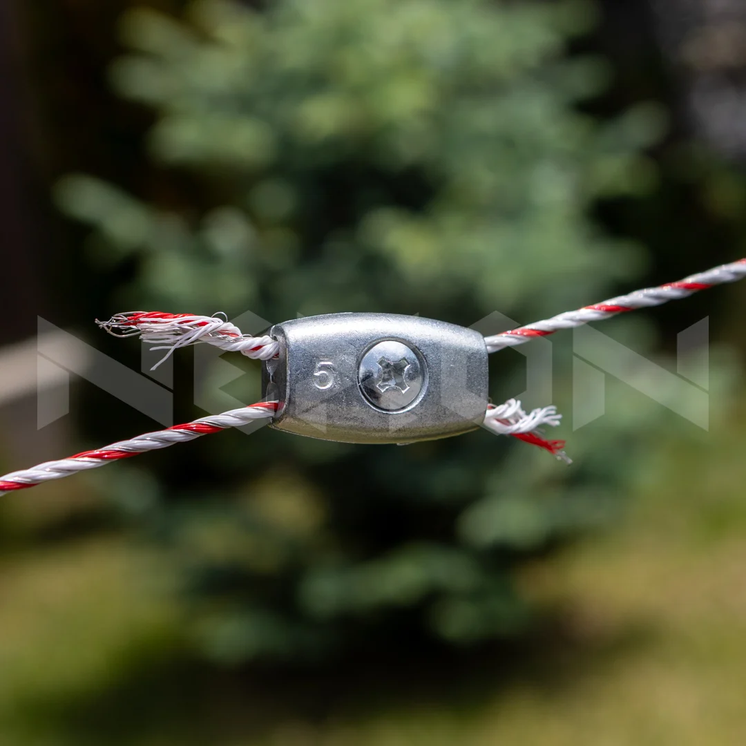 Villanypásztor csatlakozó beépített csavarral és anyával - NEXON
